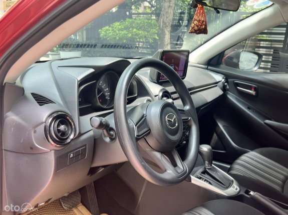 Mazda 2 Sedan 1.5L Deluxe 2022 - Màu đỏ, siêu lướt