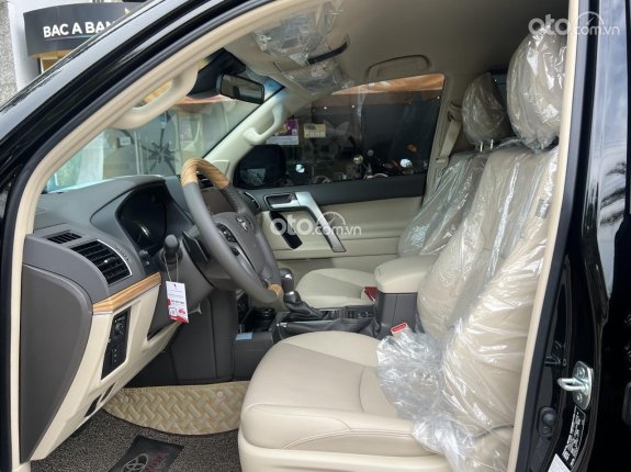 Toyota Land Cruiser Prado VX 2022 - Siêu mới chạy 1700 km, tên công ty xuất hóa đơn cao