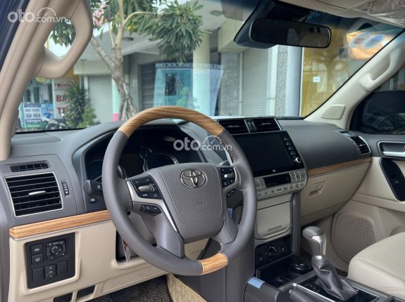 Toyota Land Cruiser Prado VX 2022 - Siêu mới chạy 1700 km, tên công ty xuất hóa đơn cao