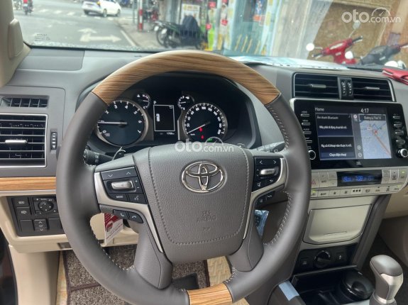 Toyota Land Cruiser Prado VX 2022 - Siêu mới chạy 1700 km, tên công ty xuất hóa đơn cao