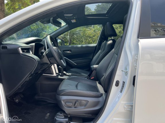 Toyota Corolla Cross 1.8 HV 2021 - 1 chủ,màu trắng Ngọc trai,odo 1,9v km.