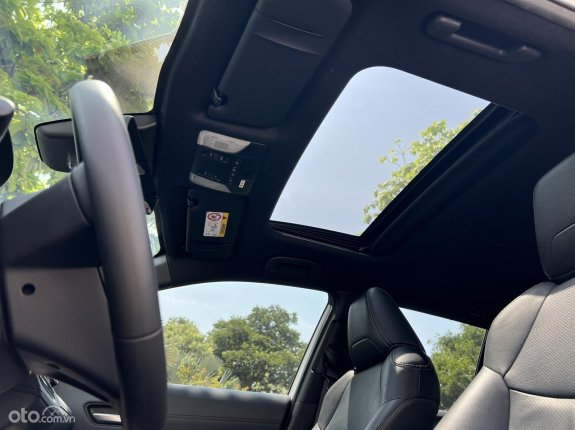 Toyota Corolla Cross 1.8 HV 2021 - 1 chủ,màu trắng Ngọc trai,odo 1,9v km.