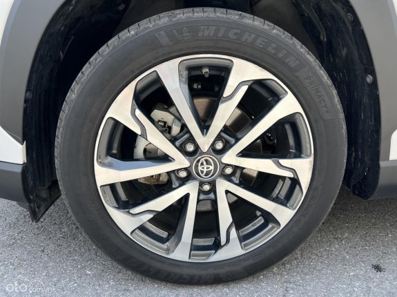 Toyota Corolla Cross 1.8 HV 2021 - 1 chủ,màu trắng Ngọc trai,odo 1,9v km.