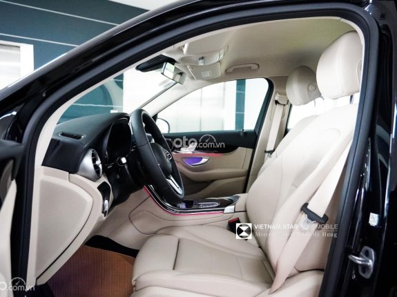 Mercedes-Benz GLC 200 V1 2022 - Tặng bảo hiểm vật chất 1 năm