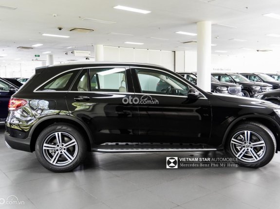Mercedes-Benz GLC 200 V1 2022 - Tặng bảo hiểm vật chất 1 năm