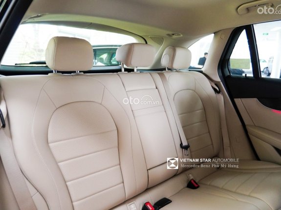 Mercedes-Benz GLC 200 V1 2022 - Tặng bảo hiểm vật chất 1 năm