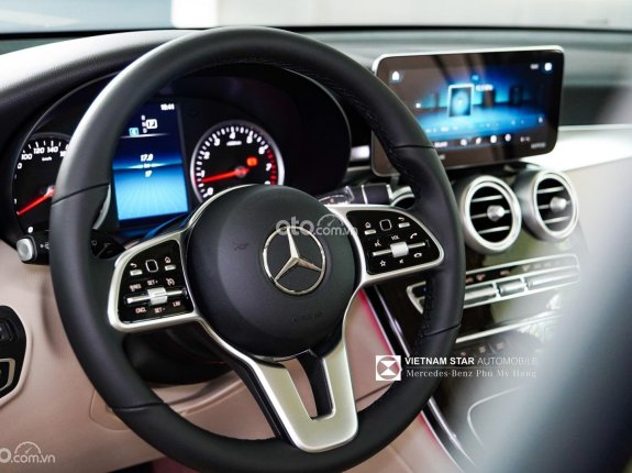 Mercedes-Benz GLC 200 V1 2022 - Tặng bảo hiểm vật chất 1 năm