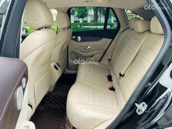 Mercedes-Benz GLC 200 4Matic 2021 - model 2022