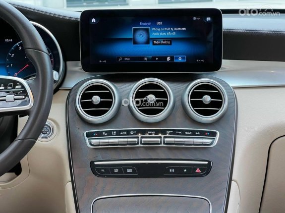 Mercedes-Benz GLC 200 4Matic 2021 - model 2022