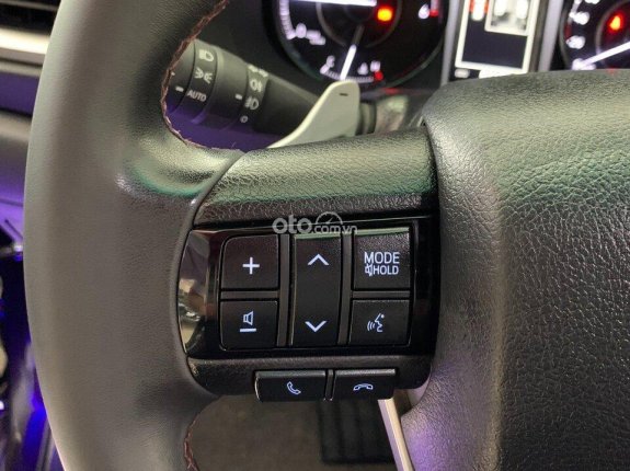 Toyota Fortuner 2021 - xe máy dầu, màu nâu đẹp cực mới, xe bao test hãng, có trả góp.