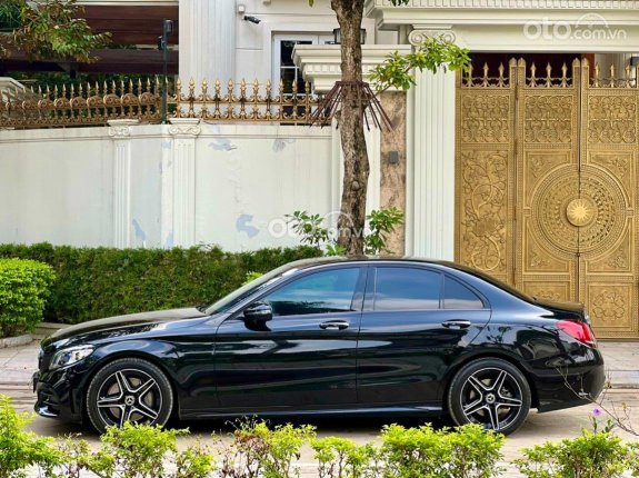 Mercedes-Benz C300 AMG 2020 - Mer C300 model 2021 Đen nâu biển HN