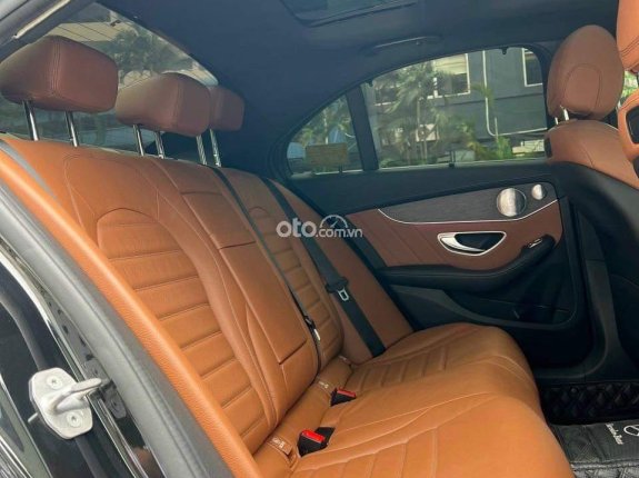 Mercedes-Benz C300 AMG 2020 - Mer C300 model 2021 Đen nâu biển HN