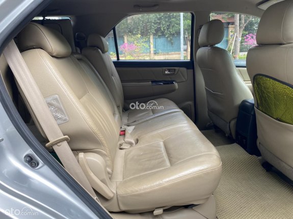 Toyota Fortuner 2.7 V 4X2 AT 2015 - biển Hà Nội