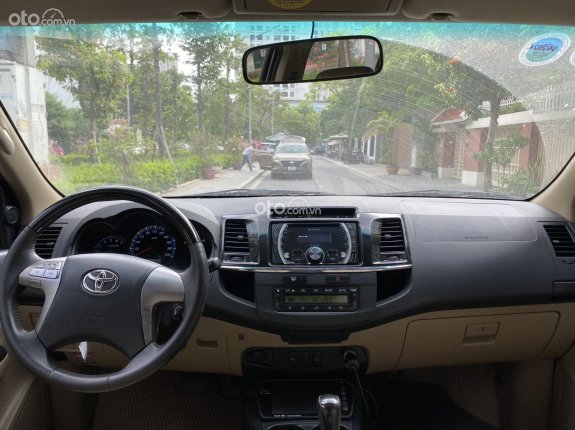 Toyota Fortuner 2.7 V 4X2 AT 2015 - biển Hà Nội