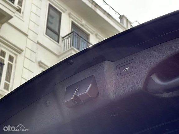 Hyundai Santa Fe Phiên bản khác 2018 - Tên tư nhân, màu đen, biển hn, odo hơn 8v km