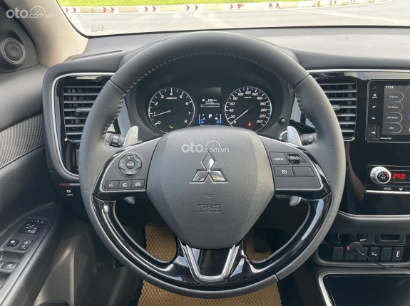 Mitsubishi Outlander 2.0 CVT Premium 2021 - Biển SIÊU VIP.