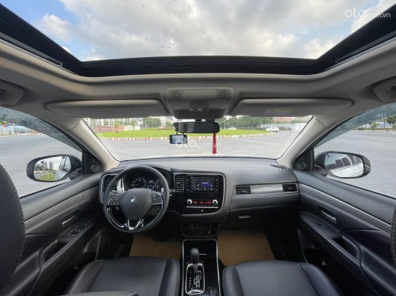 Mitsubishi Outlander 2.0 CVT Premium 2021 - Biển SIÊU VIP.