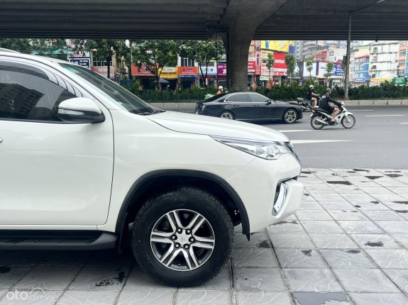 Toyota Fortuner 2.7 V 4X2 AT 2017 - Đăng ký tên tư nhân biển TP