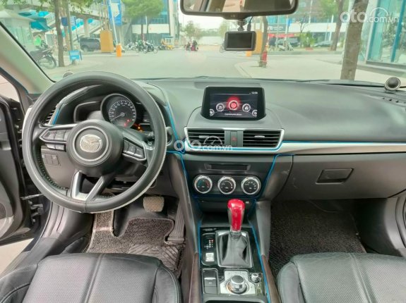 Mazda 3 Sedan 1.5L Premium 2017 - Xe đẹp, hỗ trợ bank 70%