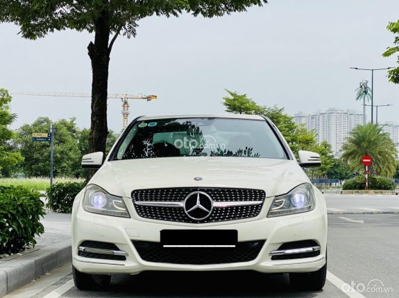 Mercedes-Benz C200 2012 - chạy 8 vạn