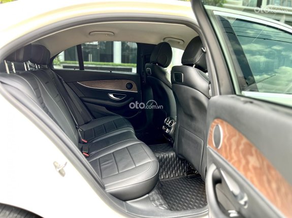 Mercedes-Benz E200 2.0 I4 2016 - MERCEDES_BENZ_E200_Model_2017