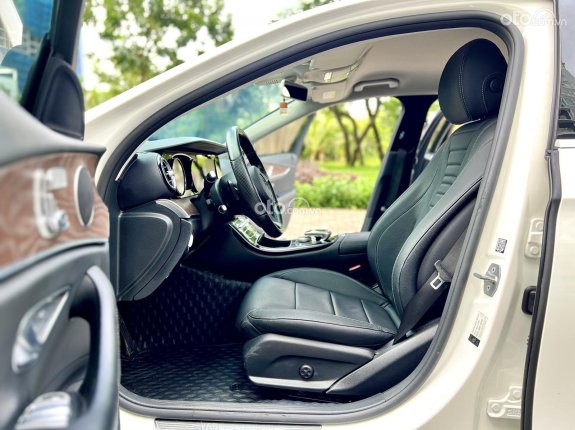 Mercedes-Benz E200 2.0 I4 2016 - MERCEDES_BENZ_E200_Model_2017