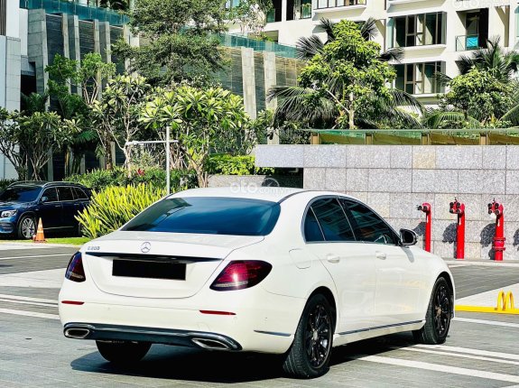 Mercedes-Benz E200 2.0 I4 2016 - MERCEDES_BENZ_E200_Model_2017