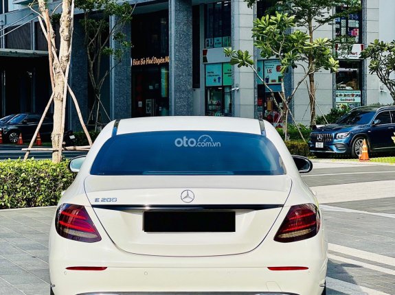 Mercedes-Benz E200 2.0 I4 2016 - MERCEDES_BENZ_E200_Model_2017