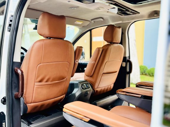 Ford Tourneo Titanium 2021 - FORD_TOURNEO_LIMOUSINE_Model_2022