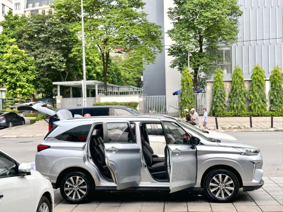 Toyota Veloz Cross 1.5 CVT 2022 - đi rất ít và giữ gìn