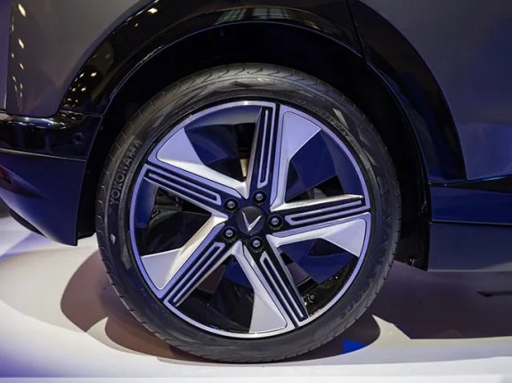 VinFast VF7 2024 - Giá chỉ từ 760 triệu