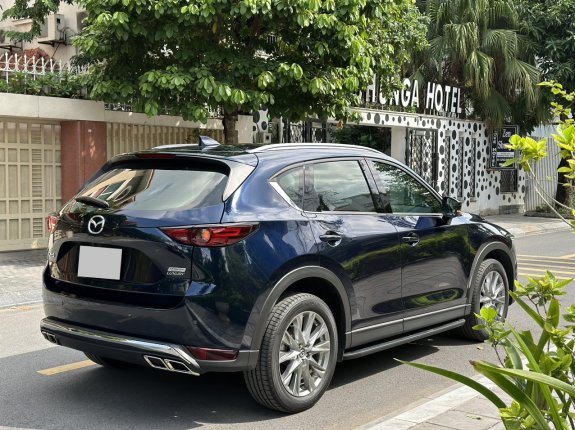 Mazda CX-5 2022 - màu xanh cavansite