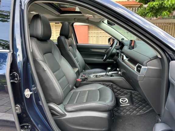 Mazda CX-5 2022 - màu xanh cavansite