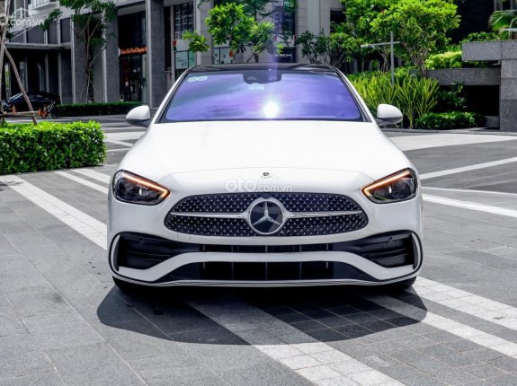 Mercedes-Benz C300 AMG 2022 - odo 3.500km biển tỉnh