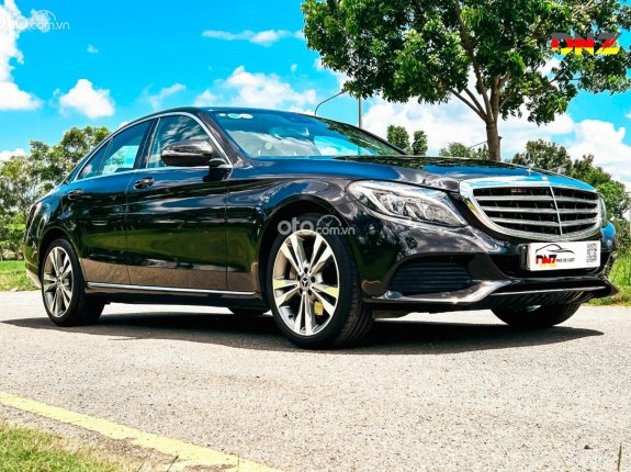 Mercedes-Benz C250 2018 - Màu Đen, nội thất Đen, full loa bum