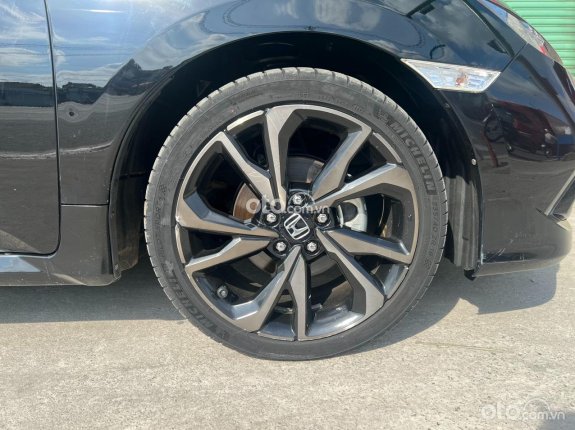 Honda Civic 1.5 Turbo RS 2019 - 1 chủ từ đầu , động cơ máy móc sơn nguyên zin