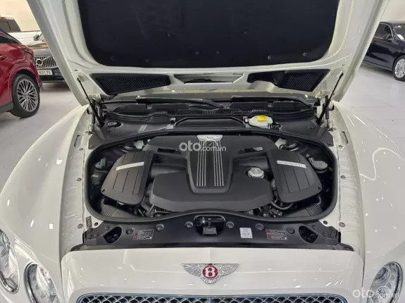 Bentley Flying Spur 2016 - Động cơ V8
