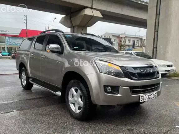 Isuzu D-Max ls 2.5 4x4 mt 2017 - bản đủ, có ghế chỉnh điện, ghế da. Nắp thùng cao, xe đẹp