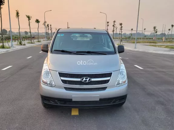 Hyundai Starex 2015 - Tải van đời 2015, 6 chỗ, tải 670kg, xe chính chủ từ mới