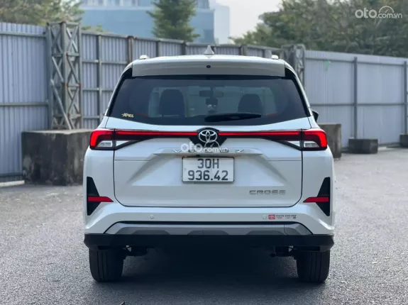 Toyota Veloz Cross 1.5 CVT 2022 - 1 chủ từ mới chạy 2v(km) zin, xe biển Hà Nội