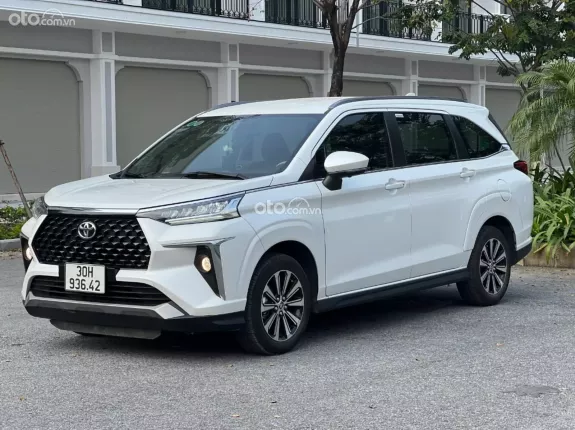 Toyota Veloz Cross 1.5 CVT 2022 - 1 chủ từ mới chạy 2v(km) zin, xe biển Hà Nội