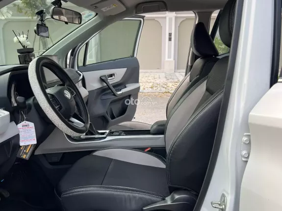 Toyota Veloz Cross 1.5 CVT 2022 - 1 chủ từ mới chạy 2v(km) zin, xe biển Hà Nội