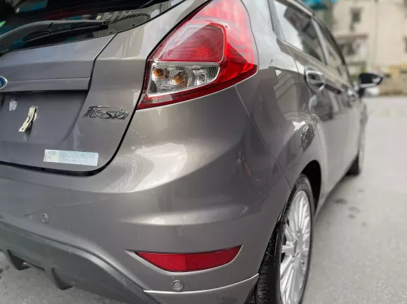 Ford Fiesta Titanium 1.0 AT EcoBoost 2017 - Odo 5.5 vạn