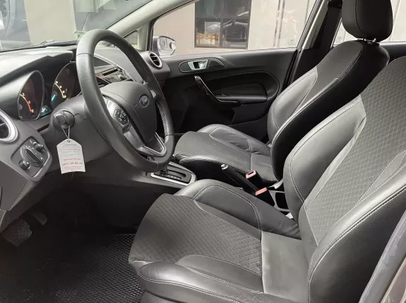 Ford Fiesta Titanium 1.0 AT EcoBoost 2017 - Odo 5.5 vạn