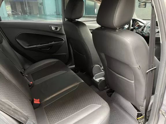 Ford Fiesta Titanium 1.0 AT EcoBoost 2017 - Odo 5.5 vạn