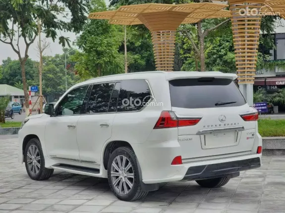 Lexus LX 570 2016 - Trang bị option hiện đại đầy đủ