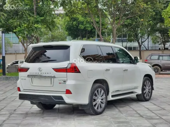 Lexus LX 570 2016 - Trang bị option hiện đại đầy đủ