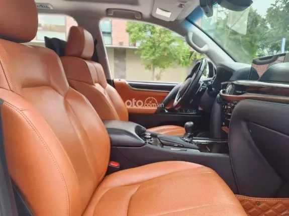 Lexus LX 570 2016 - Trang bị option hiện đại đầy đủ