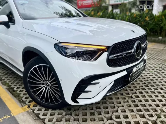 Mercedes-Benz GLC 300 4Matic 2023 - Trắng nt đen siêu lướt