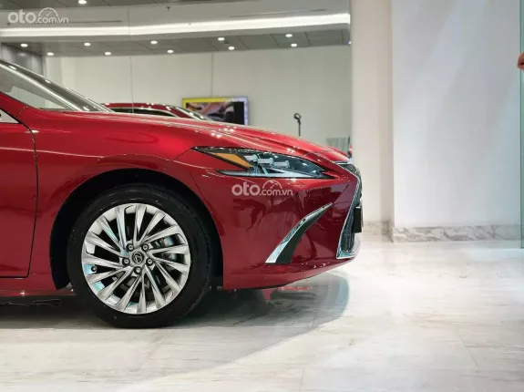 Lexus ES 300h 2025 - Bảo hành chính hãng 5 năm không giới hạn Km
